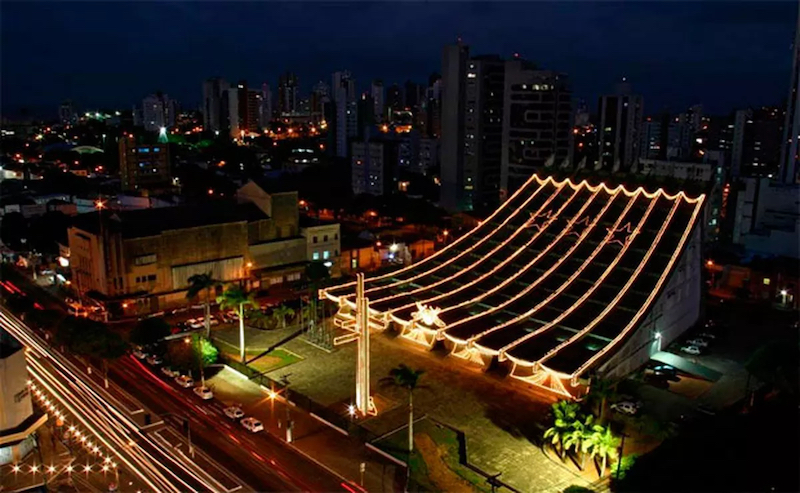 Catedral Metropolitana de Natal na noite de fim de ano